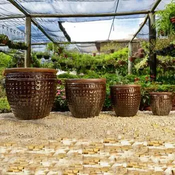 Vaso VV 05 na cor marrom
