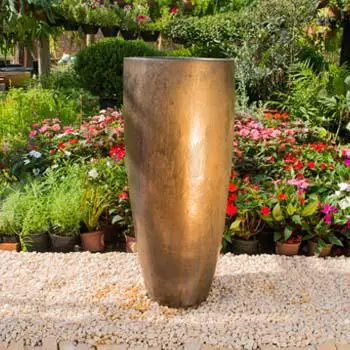 Vaso VV 17 na cor dourado
